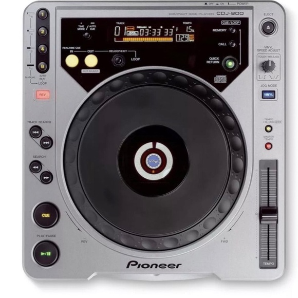 Pioneer 2 CDj 800 And Behringer DDM4000 5-Channel DJ Mixer And Wheels Odsey Case - Picture 6 of 12